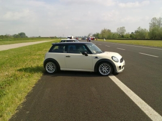 Cooper R56