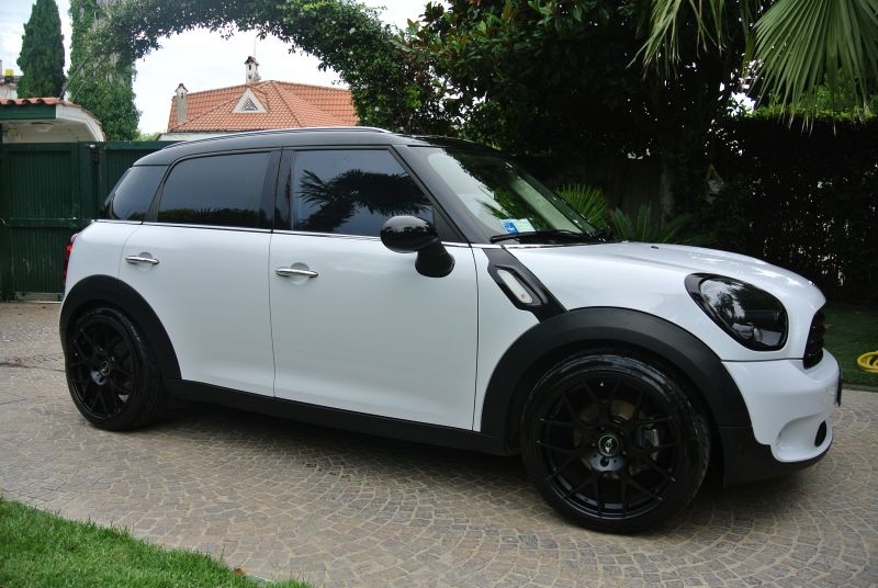 Countryman black & white