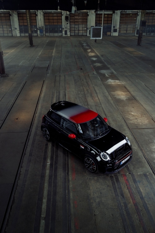 P90452826_lowRes_mini-john-cooper-wor.jpg