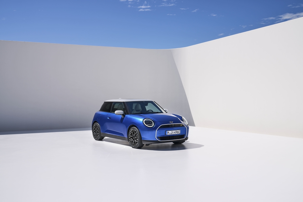 P90518412_highRes_mini-cooper-se-09-20.jpg