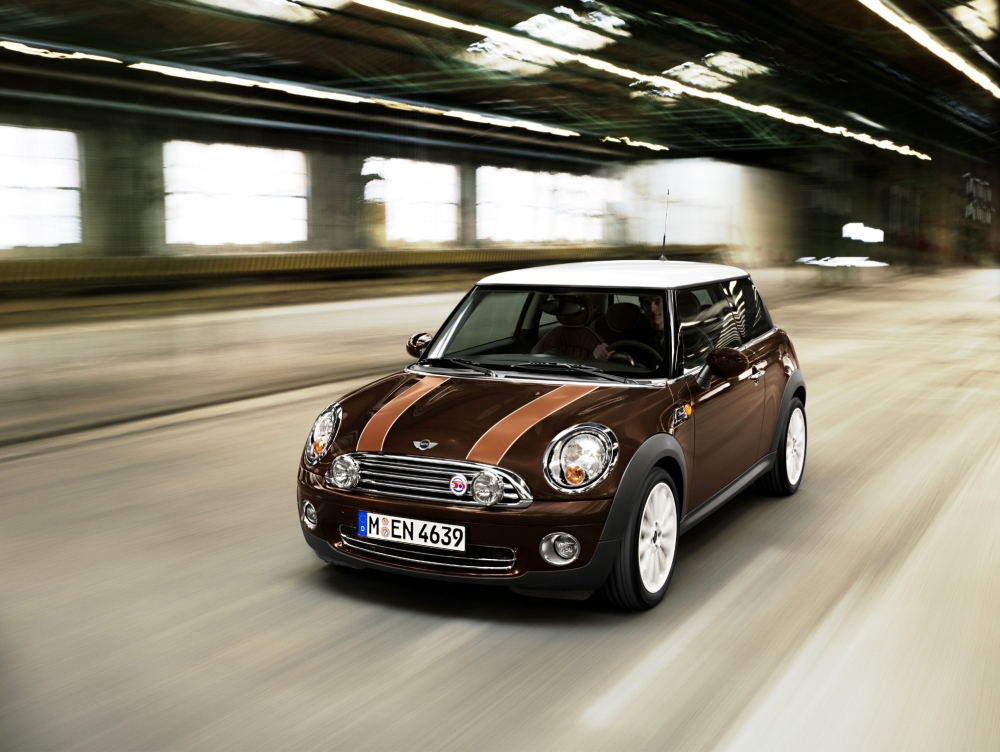 P90045768_lowRes_mini-cooper-50-mayfa.jpg