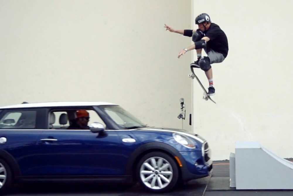 MINI-USA-Tony-Hawk-Sprung-Video-F56.jpg